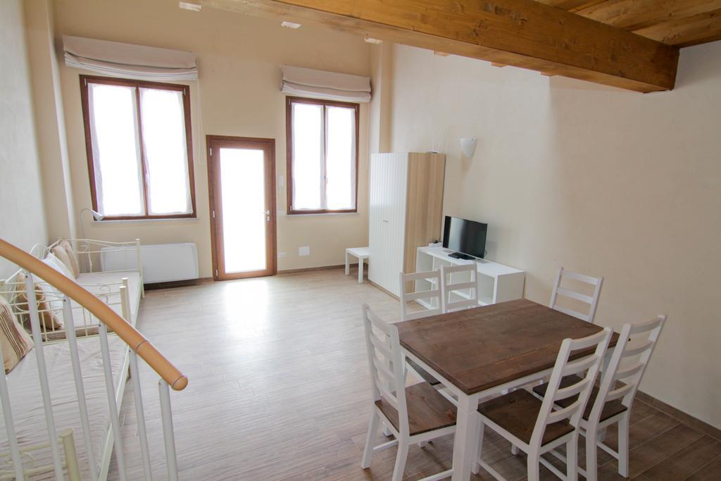 Agriturismo Cascina Della Fontana 로디 객실 사진