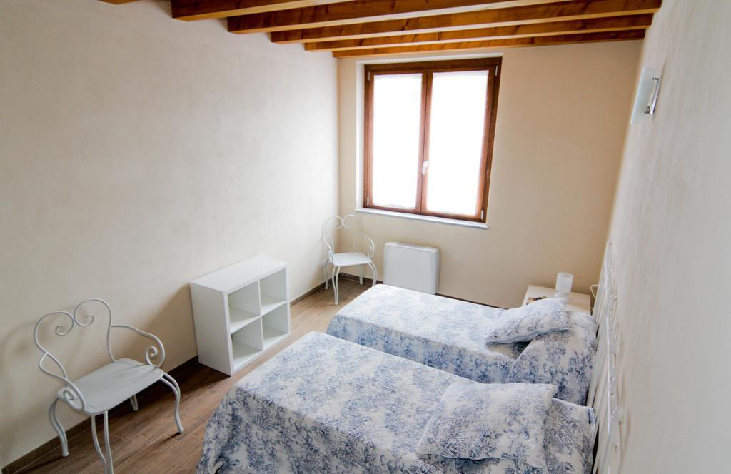Agriturismo Cascina Della Fontana 로디 객실 사진